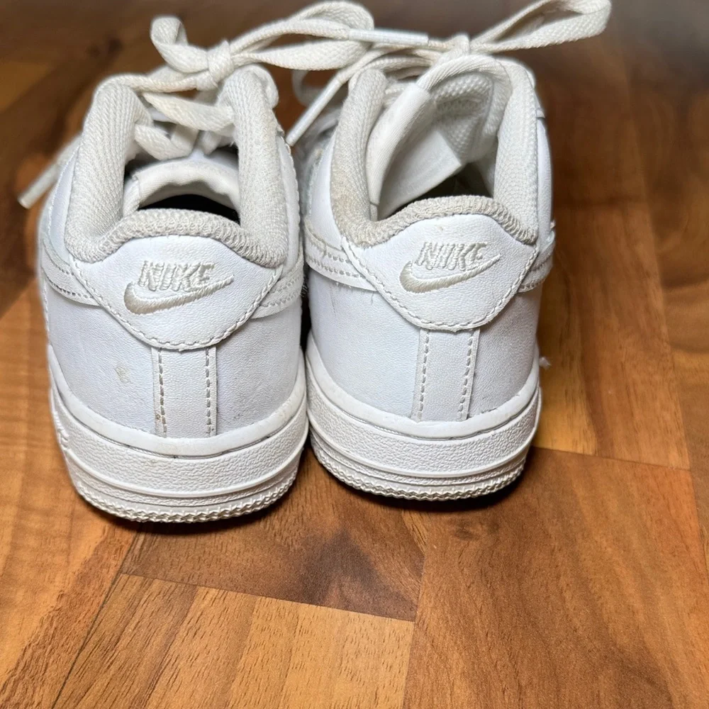 Nike Air Force 1 toddler little kids size 9.5 sneakers/ shoes white